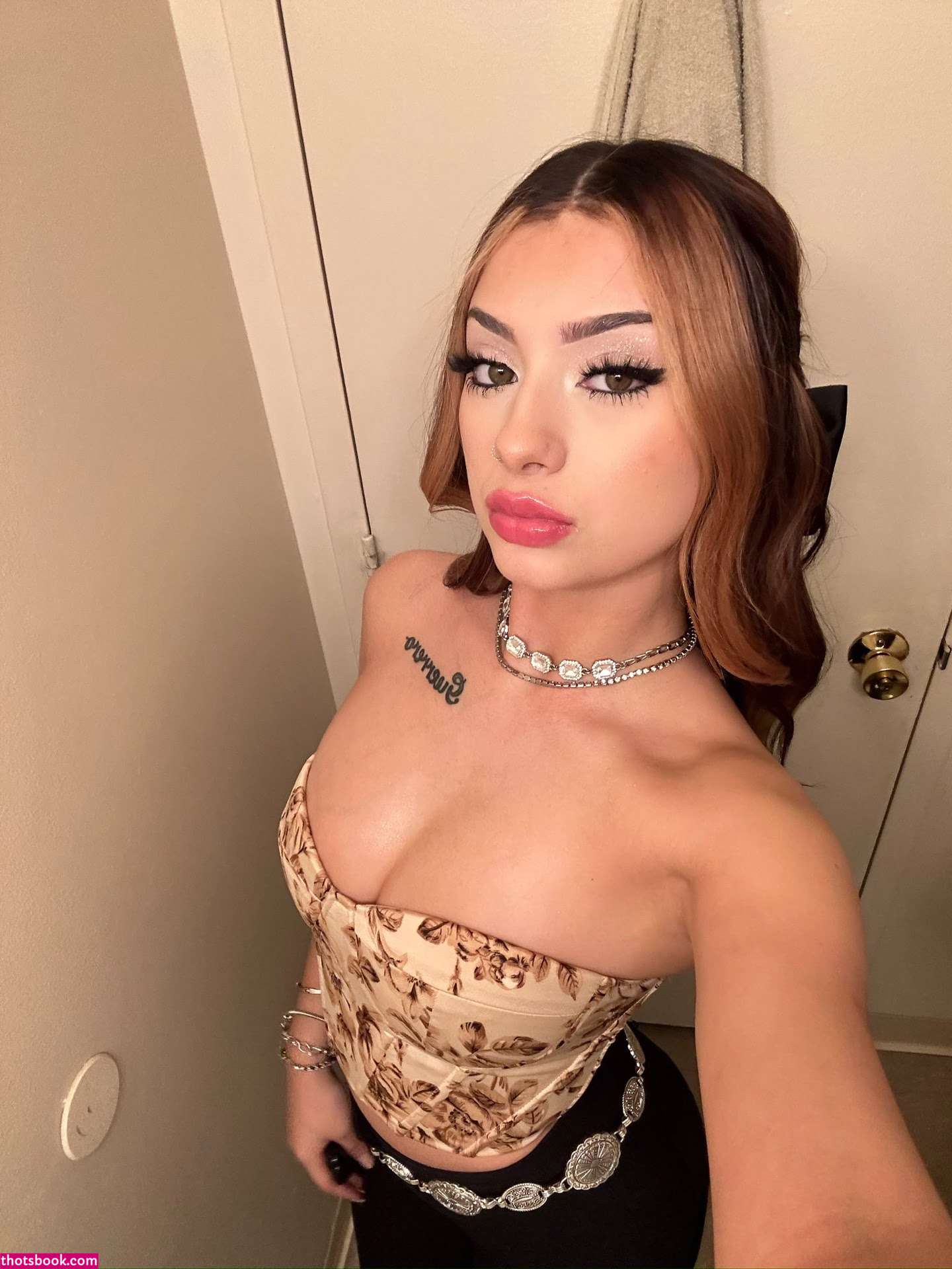 Leslie Emma Photo #30