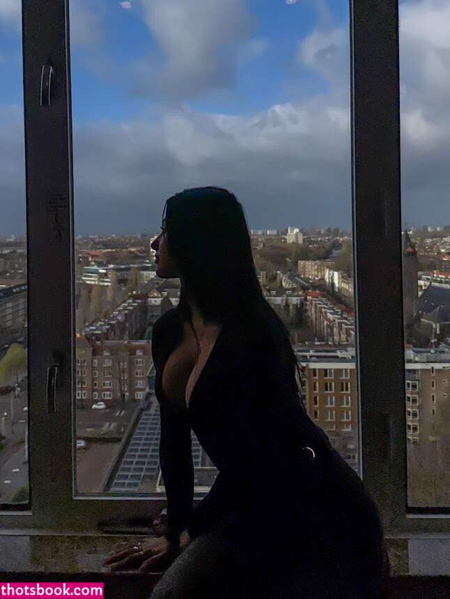 liviasiren Photo #18