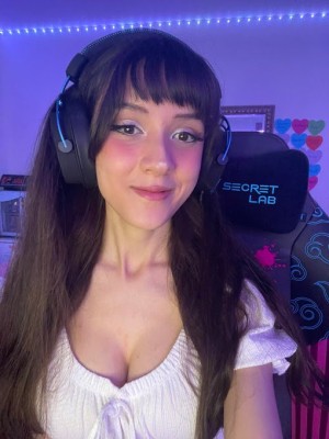 Emiliacosplay Photo #2