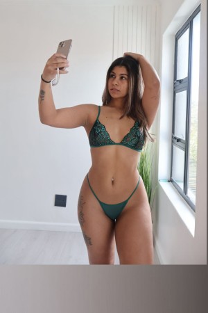 janiquekinnear Photo #30