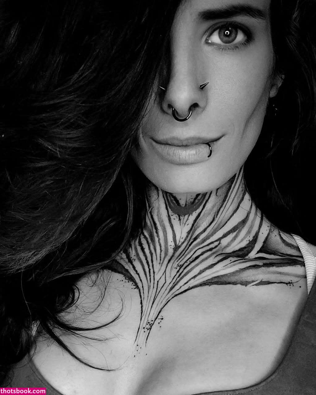 Lady Cutie 666 Photo #7