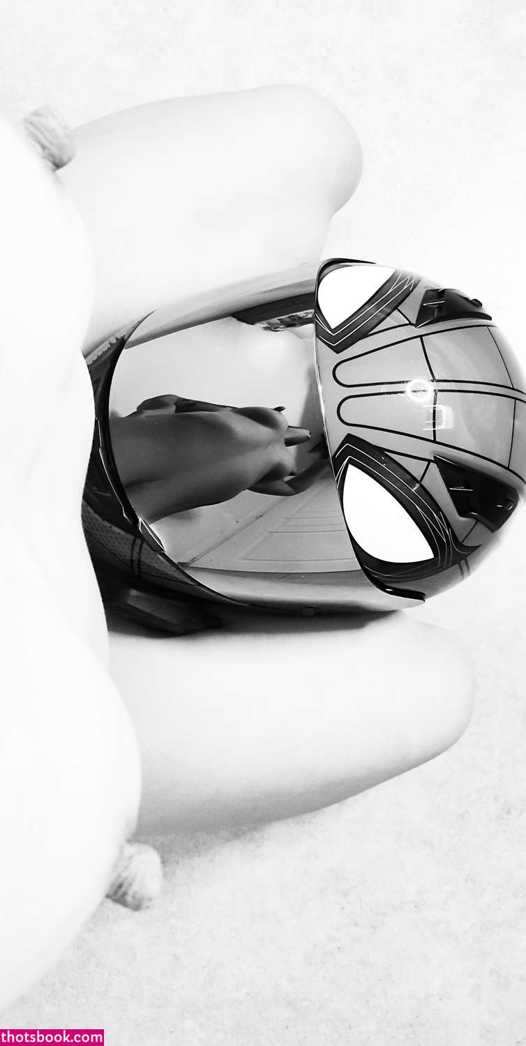 Lady Cutie 666 Photo #15