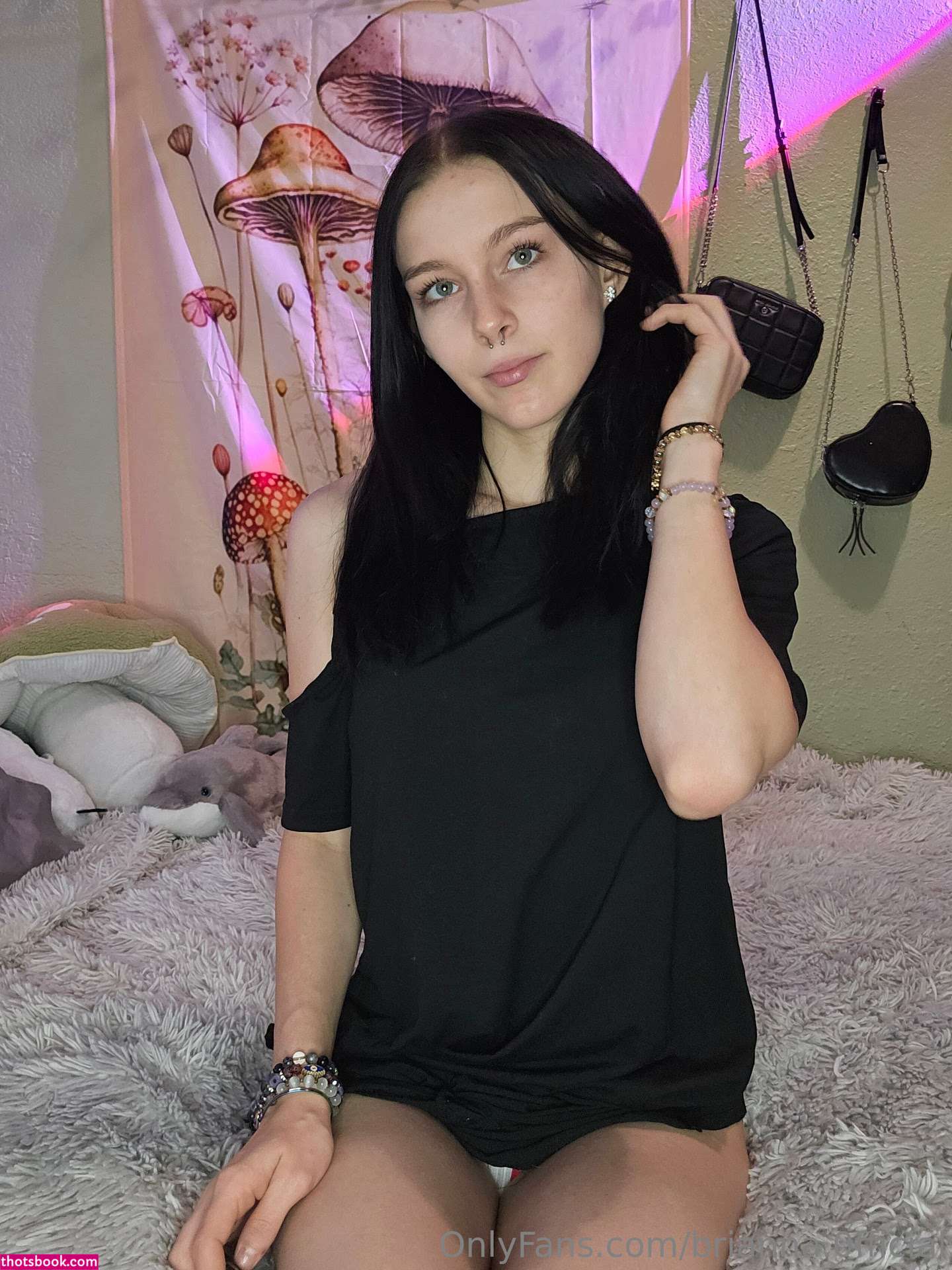 Brianna Official Photo #26