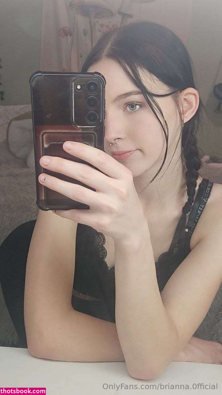 Brianna Official Photo #31