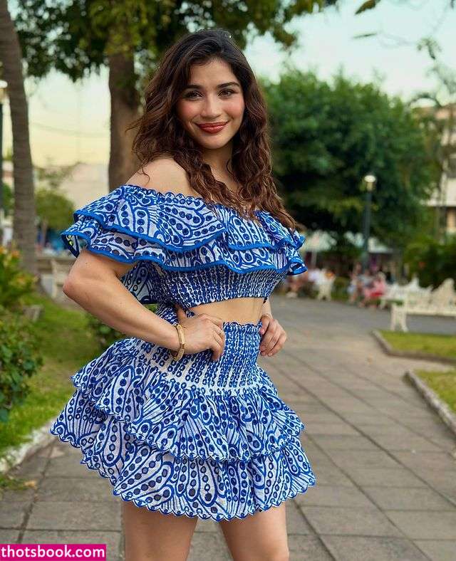 Righthookroxy Photo #2