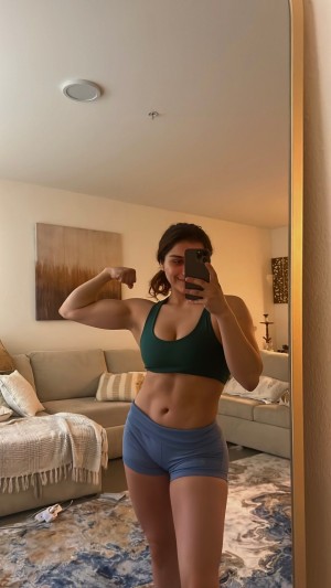 Righthookroxy Photo #4