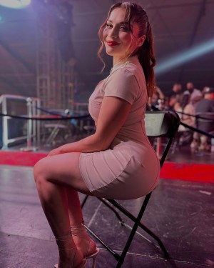 Righthookroxy Photo #6