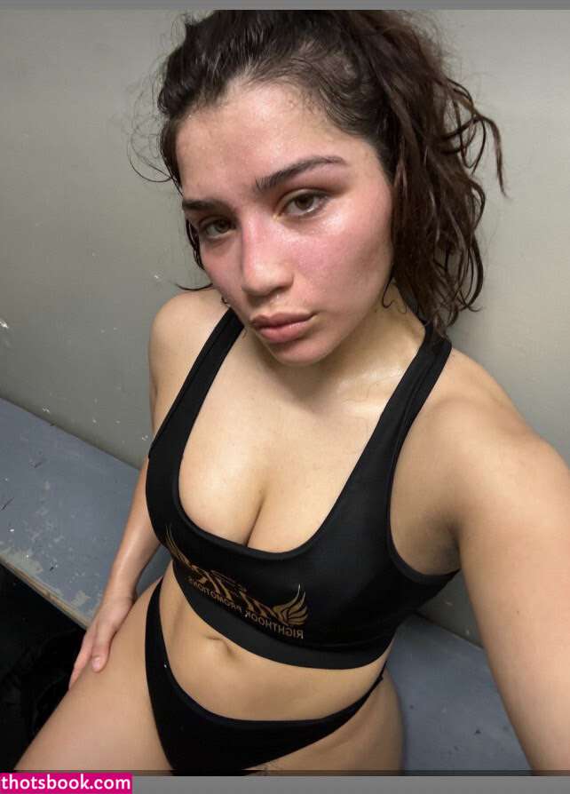 Righthookroxy Photo #27