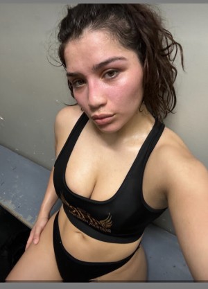 Righthookroxy Photo #27