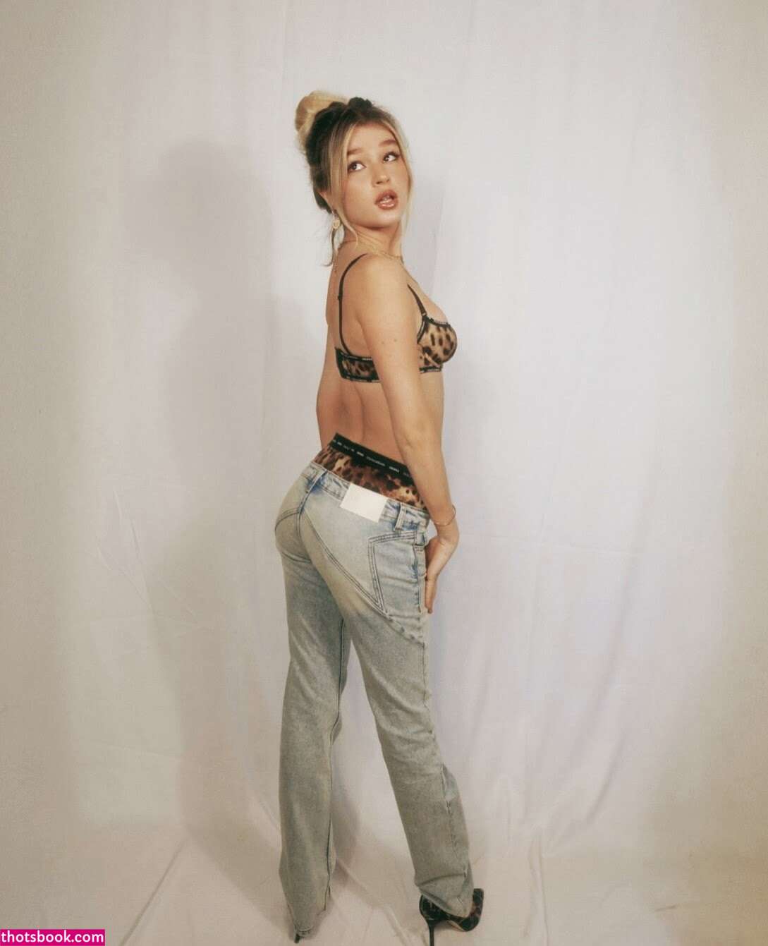 Abby Paradise Photo #4