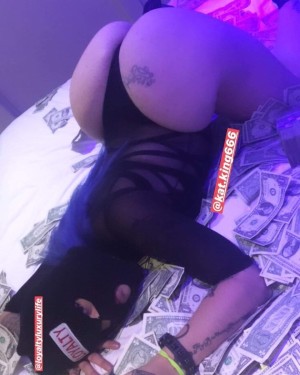 Kittydagoat Photo #9