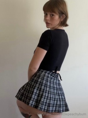 Littlepeachybum Photo #8