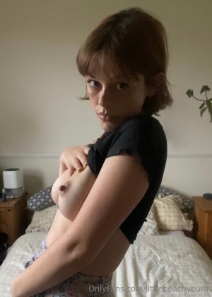 Littlepeachybum Photo #16