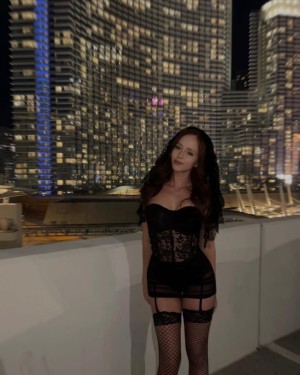 Taylor Levinson Photo #4