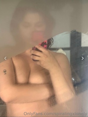 spiralingxlonely Photo #3