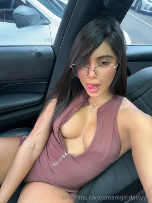 itsdaisyofficial Photo #24