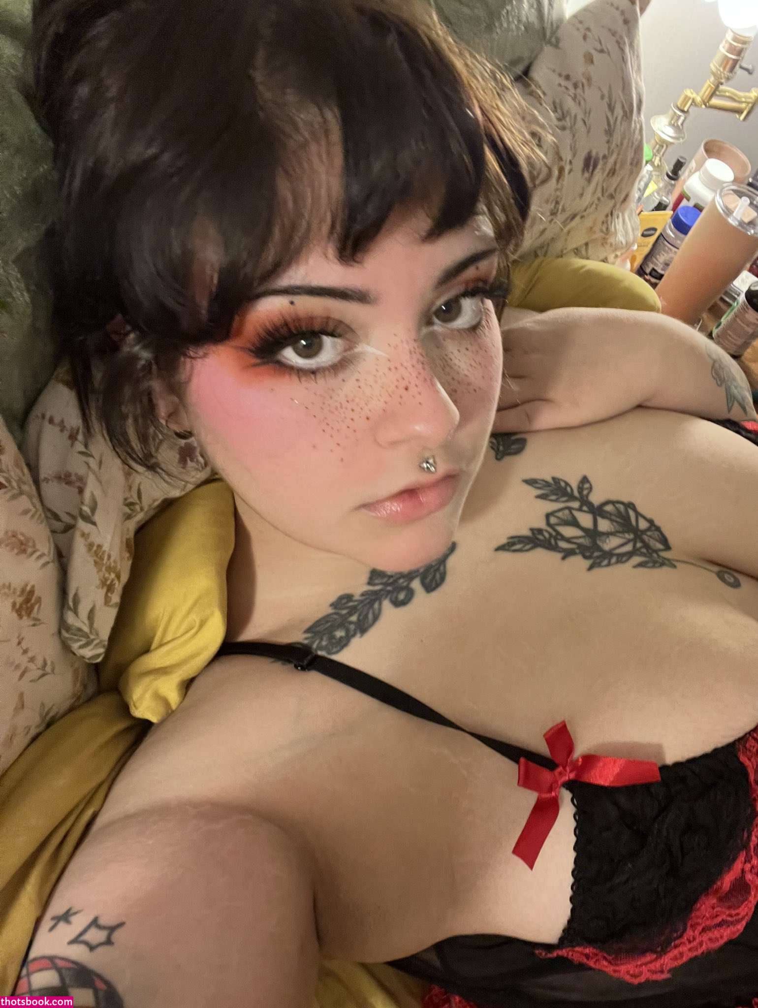 morekissing Photo #10