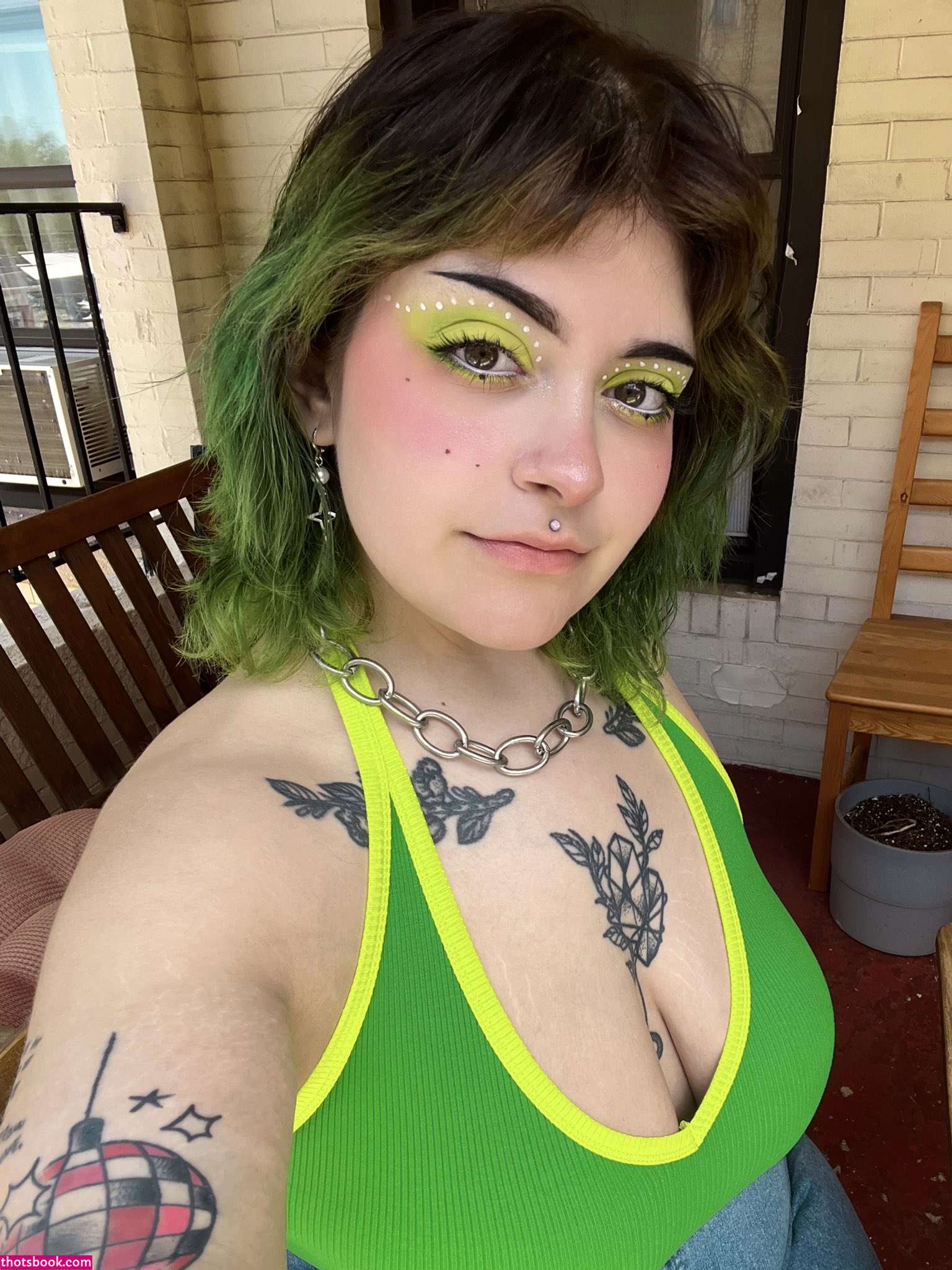 morekissing Photo #13