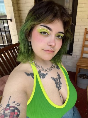 morekissing Photo #13