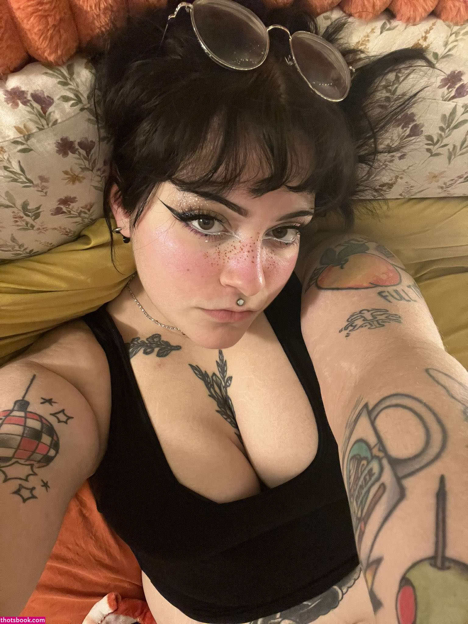 morekissing Photo #17