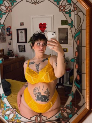 morekissing Photo #18