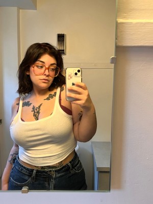 morekissing Photo #28