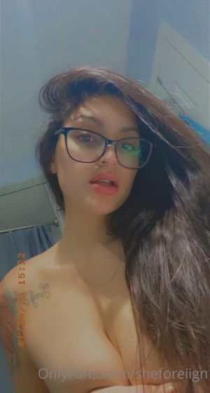 sheforeiign Photo #3