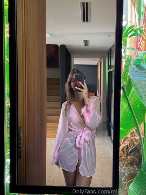 Mikaela Lafuente Photo #1923