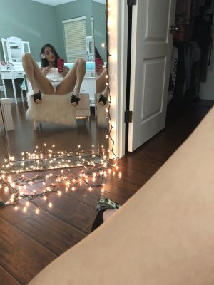 Emily Willis Photo #210