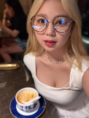 qianqianwan96 Photo #4