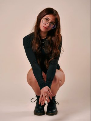 Anna Kauer Photo #11