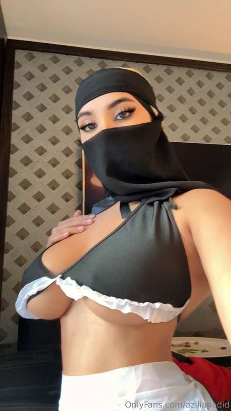 Azilia Hadid Photo #27