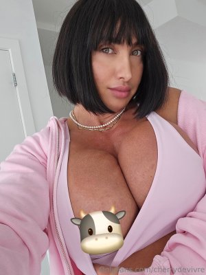 Cherry Devivre Photo #266