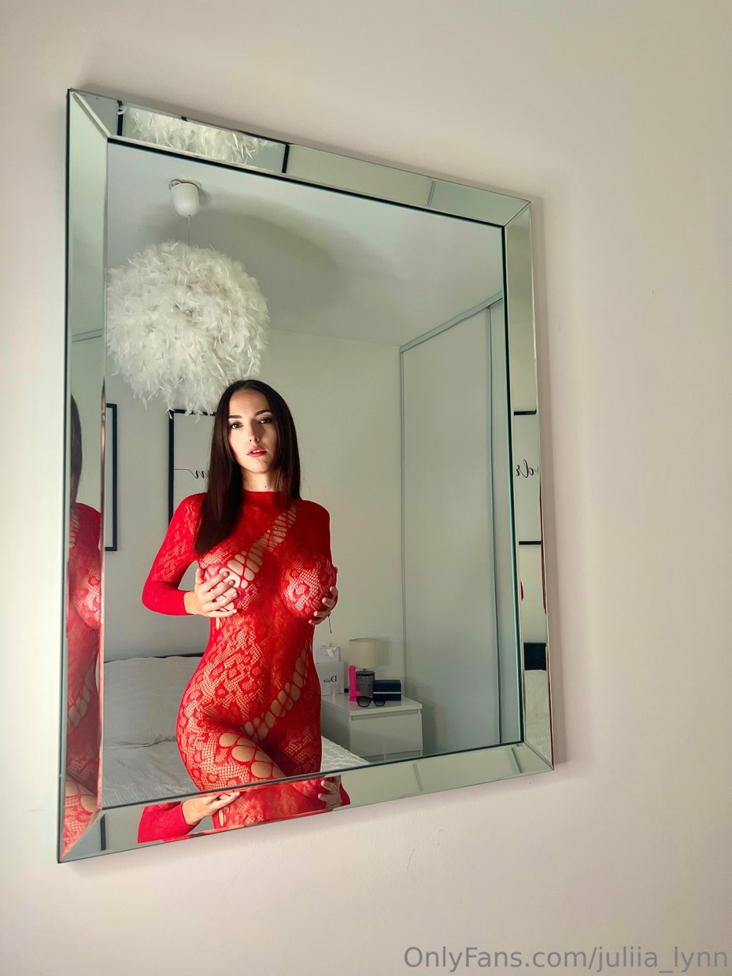 Julia Lynn Photo #30