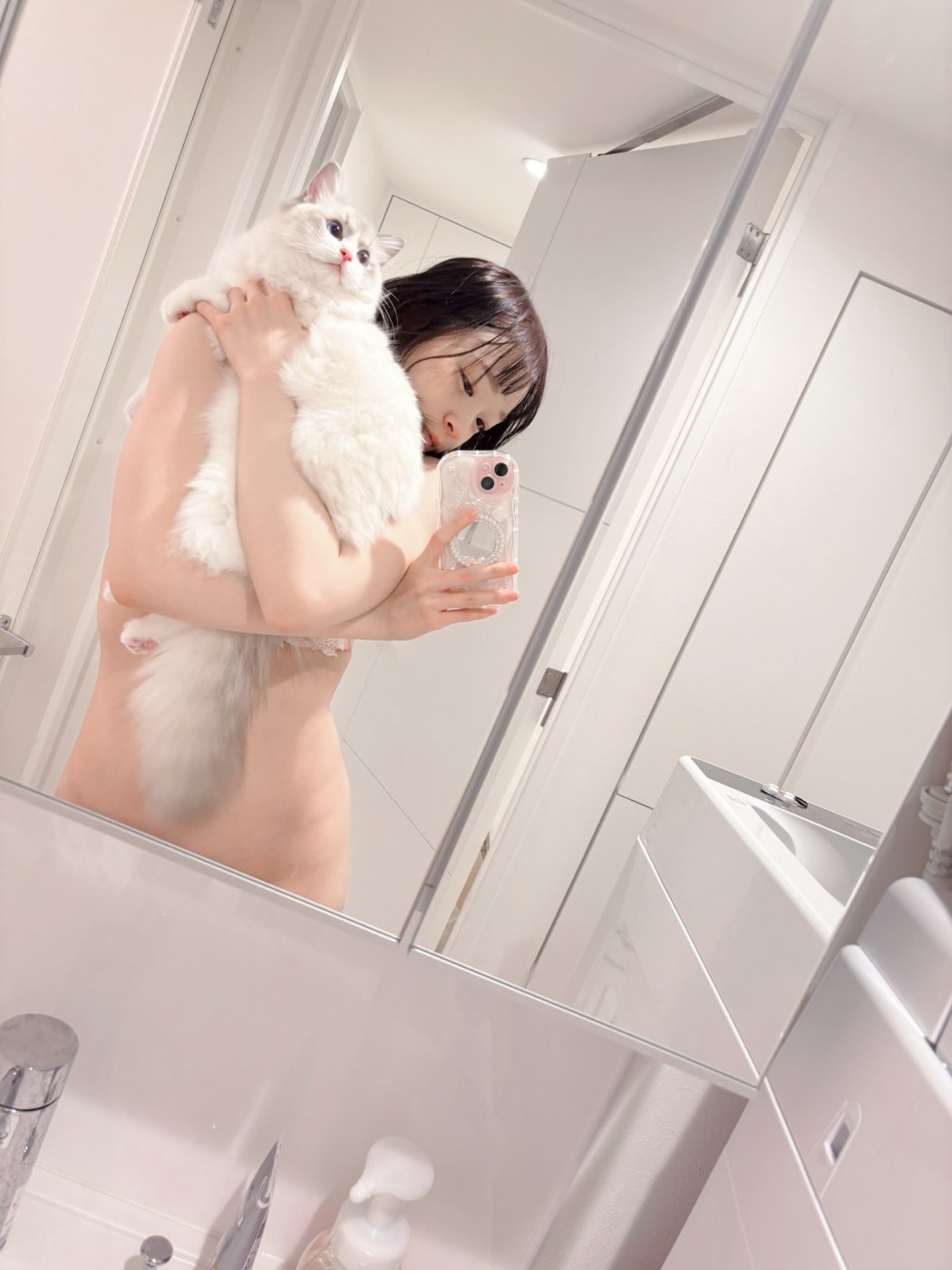 Nia Shirohana Photo #1