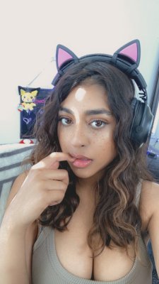 Yasminewithaz Photo #13