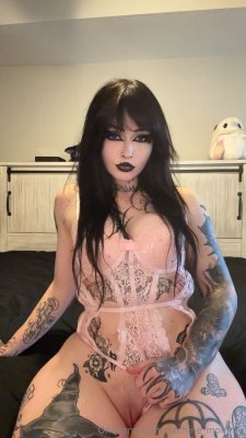 Hotgothmilf Photo #93