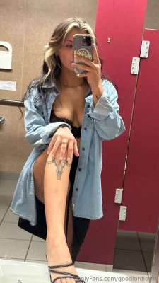 goodlordlorrie Photo #27