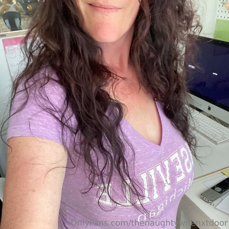 thenaughtywifenxtdoor Photo #33