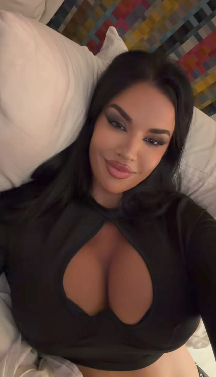 Ivana knoll Photo #17