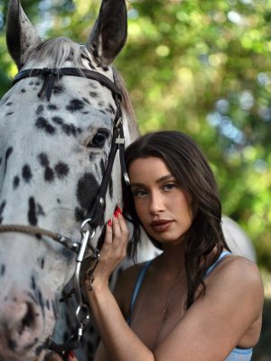 Jesenia Echeverria Photo #100