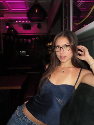 Kathryn Melvin Photo #24