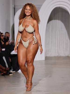 Pamela Alexandra Photo #92