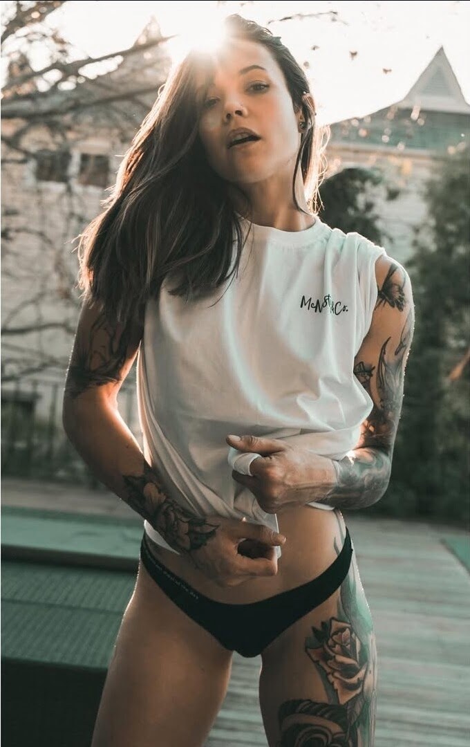 Kelly Winstanley Photo #30