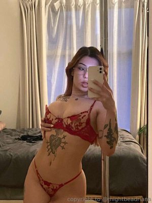 mightbeadriana Photo #11