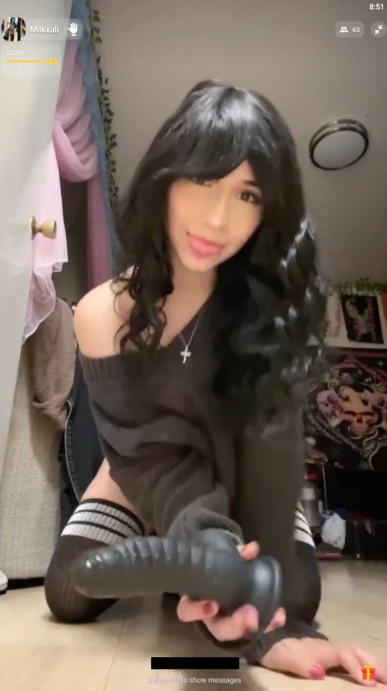 Yourtokengirl Photo #9