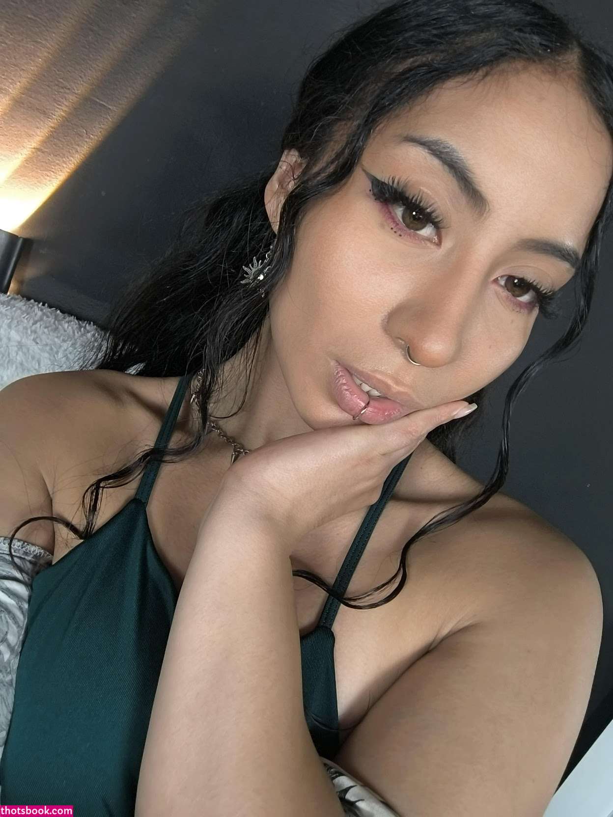 Amber Curly Photo #5