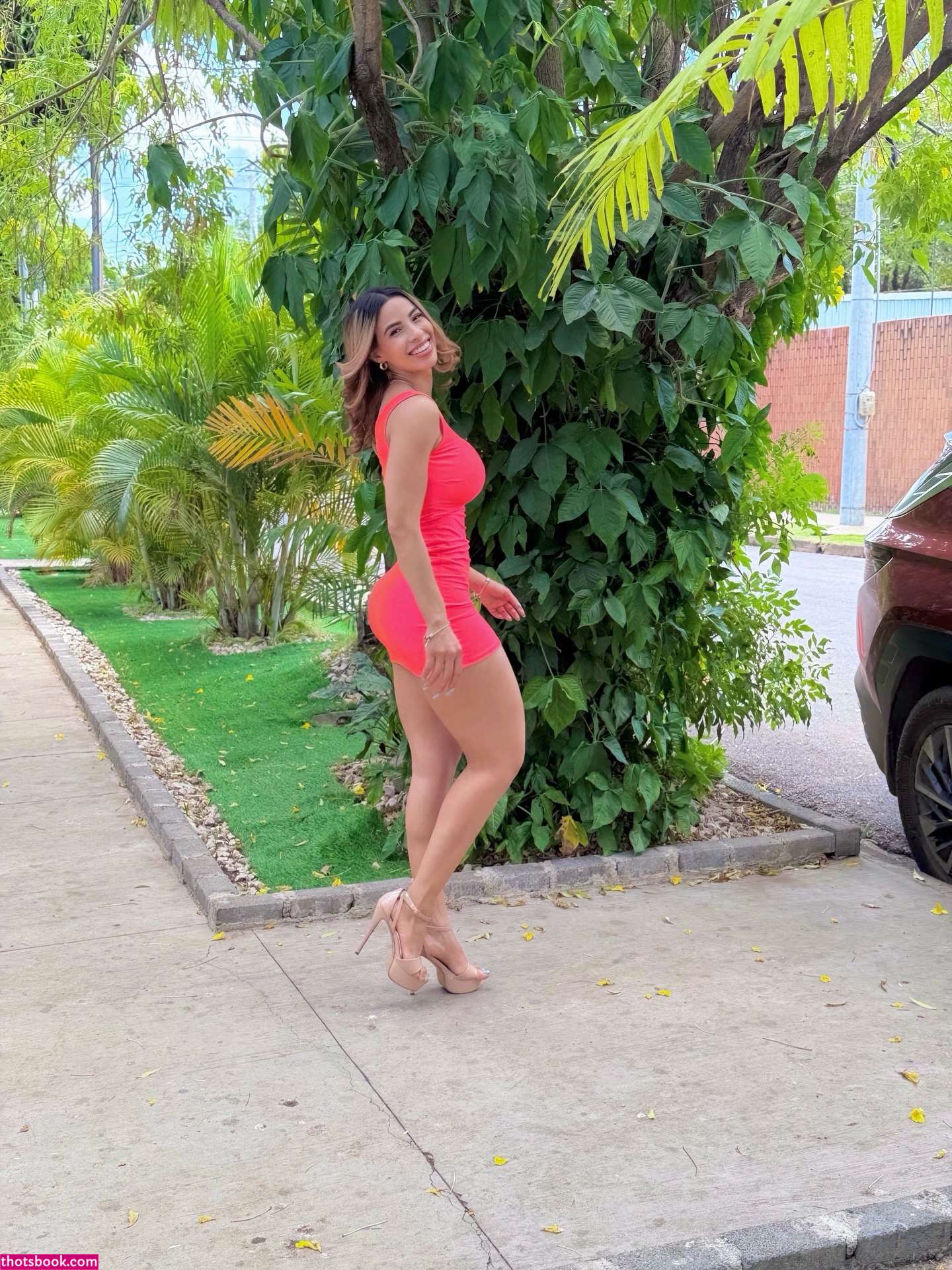 Crismara Mendoza Photo #4