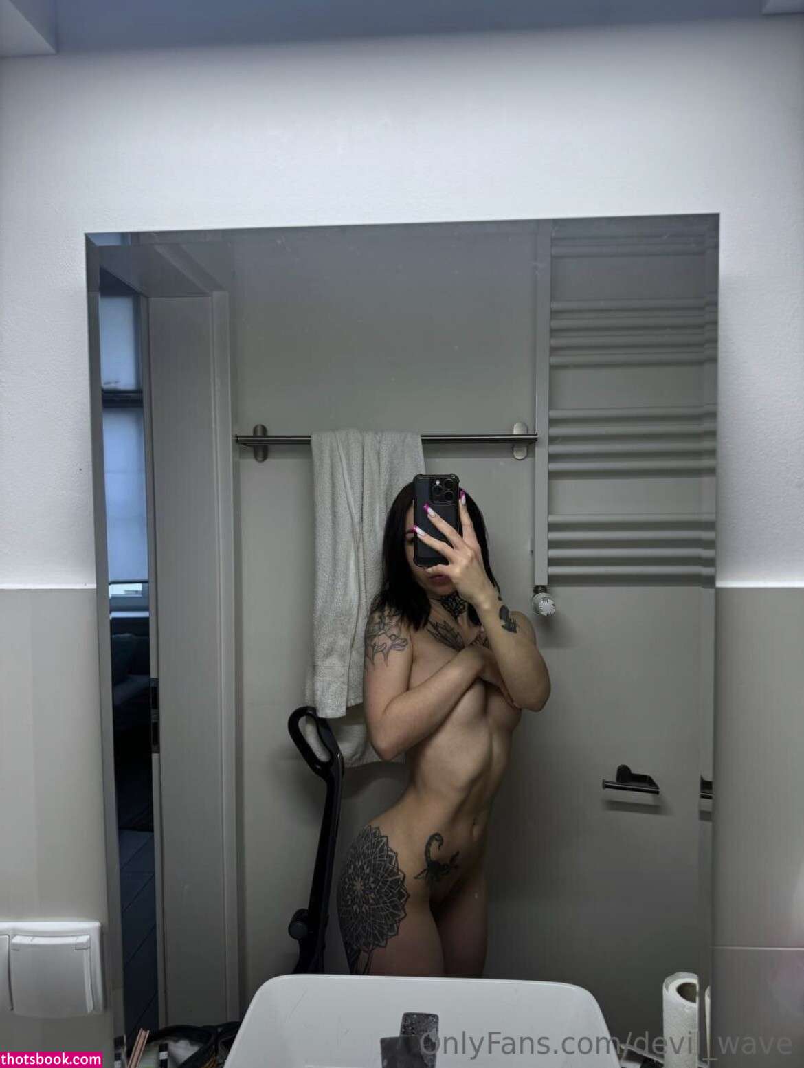 Succuba Tinyy Photo #3