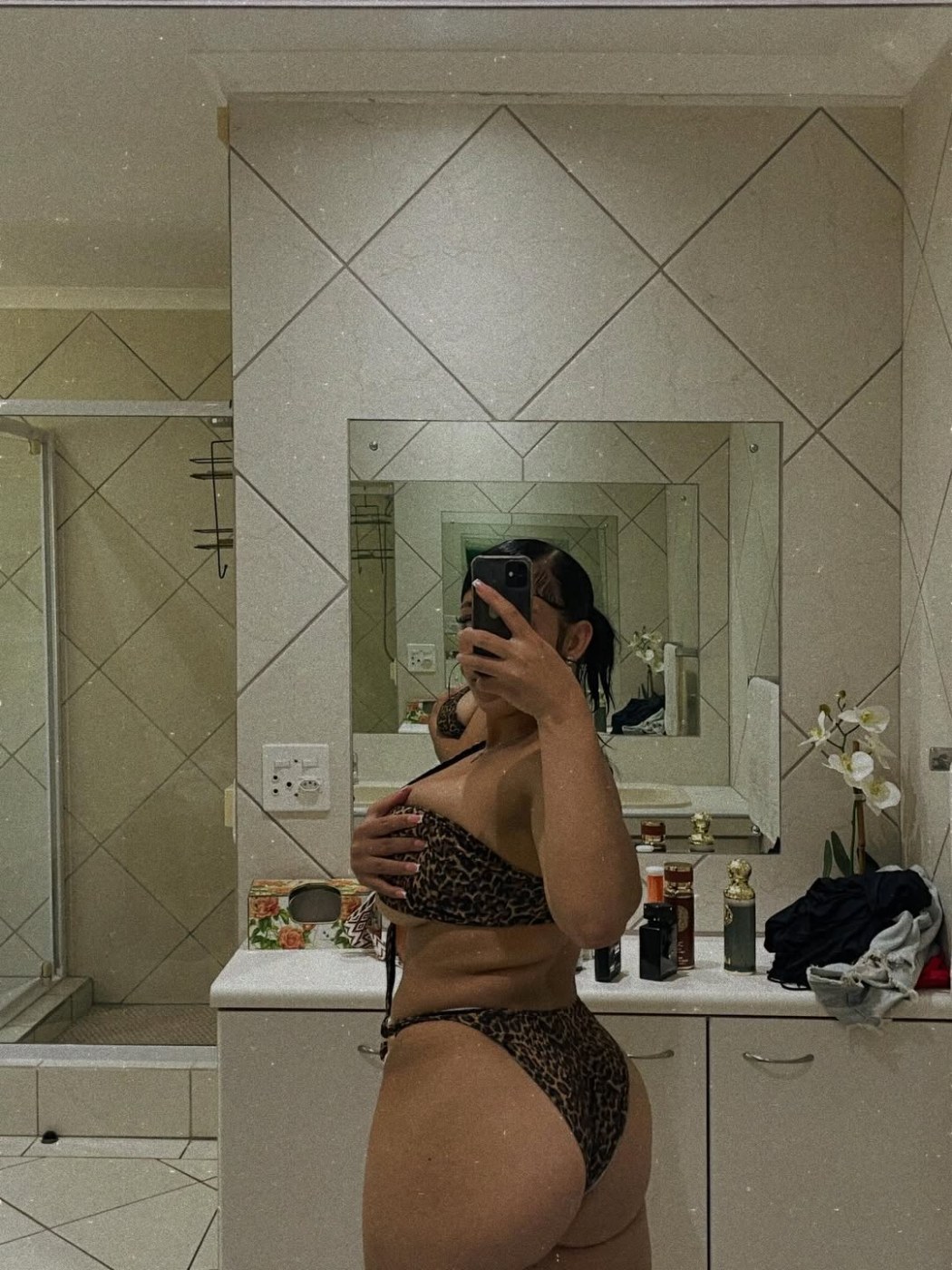 Jizane Koen Photo #20